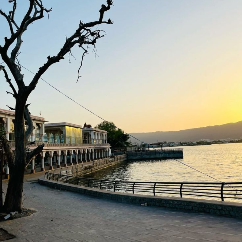Expansive man-made Ana Sagar Lake in Ajmer with marble pavilions