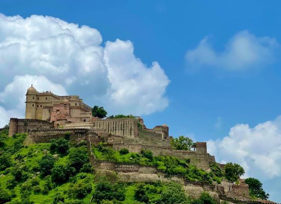 The massive defensive wall of Kumbhalgarh Fort, the world's second-longest